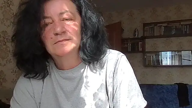 Snapshot of GypsiQueen2 chatting on 20, 7, 2026 GypsiQueen2 online show from 20, 7, 2026