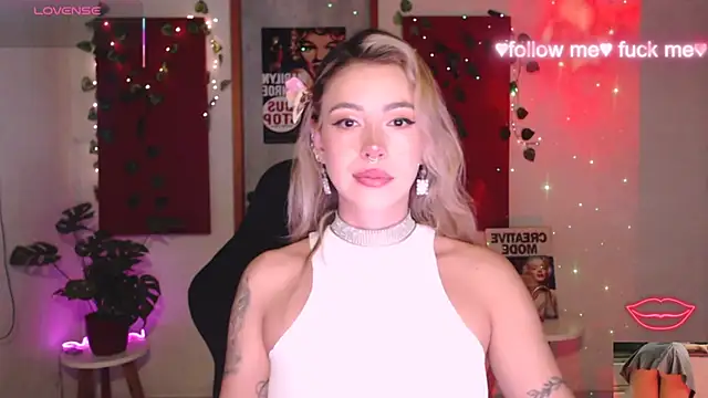 Snapshot of sakura_beauty chatting on 9, 4, 2026 sakura beauty online show from 9, 4, 2026