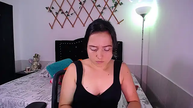 naughty girl 4u online show from 12, 11, 2025