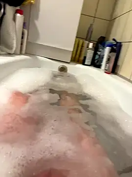 Snapshot of David19932908 chatting on 25, 11, 2025 David19932908 online show from 25, 11, 2025