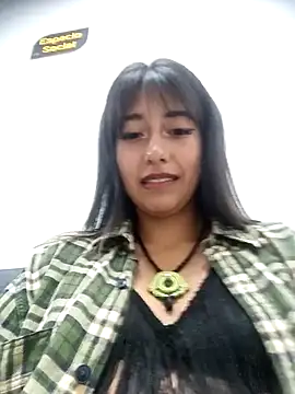 Snapshot of Scarlet_wd18 chatting on 12, 3, 2025 Scarlet wd18 online show from 12, 3, 2025