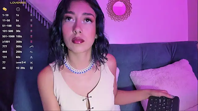 Snapshot of Scarlet_wd18 chatting on 28, 9, 2025 Scarlet wd18 online show from 28, 9, 2025