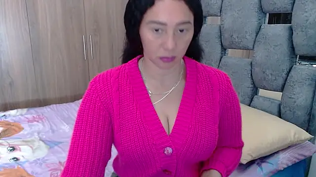 sara hott 1 online show from 17, 1, 2025