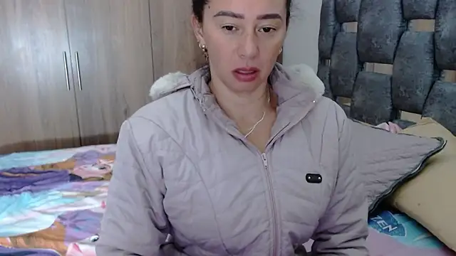 sara hott 1 online show from 30, 1, 2025