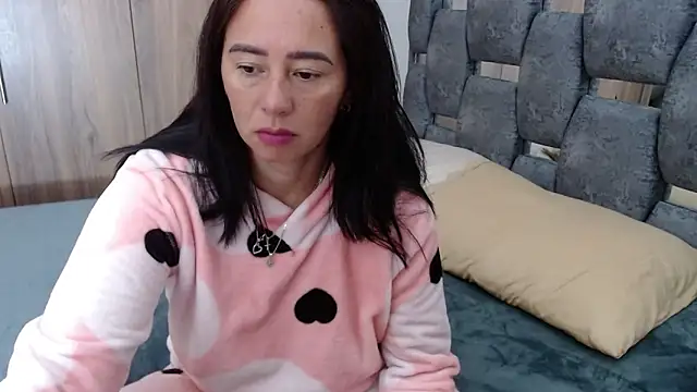 sara hott 1 online show from 14, 3, 2025