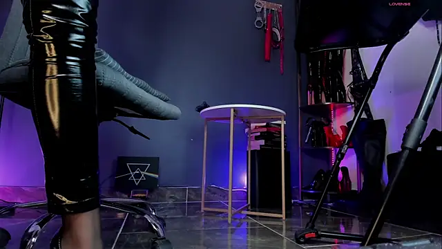 Snapshot of goddessalice chatting on 13, 11, 2025 goddessalice online show from 13, 11, 2025