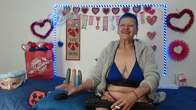 loquitaqueen011 online show from 10, 2, 2025