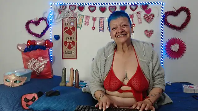 loquitaqueen011 online show from 15, 2, 2025