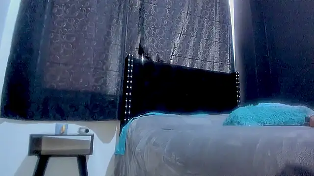 amareto queen online show from 4, 10, 2025