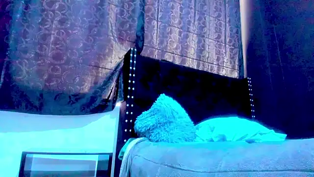 amareto queen online show from 2, 2, 2026