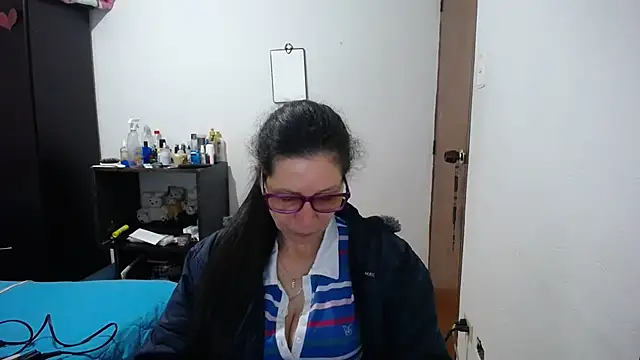 Snapshot of latin49 chatting on 24, 10, 2025 latin49 online show from 24, 10, 2025