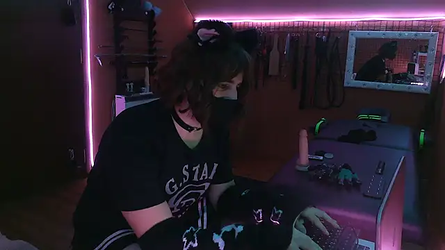 Snapshot of Ginny-the-bdsm-nympho chatting on 14, 12, 2025 Ginny-the-bdsm-nympho online show from 14, 12, 2025