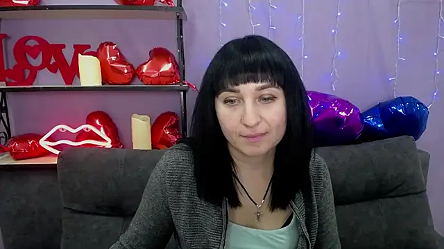 NinaFlawlees online show from 28, 2, 2025