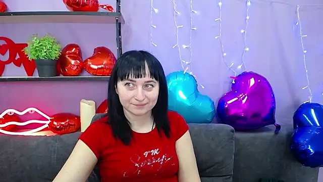 NinaFlawlees online show from 4, 3, 2025