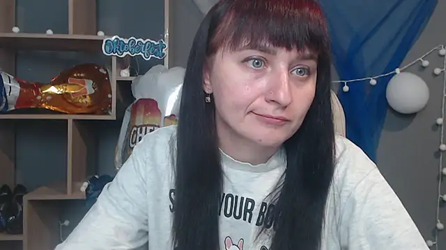 NinaFlawlees online show from 2, 10, 2025