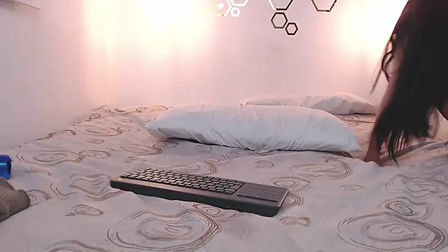 adriscute online show from 17, 3, 2025