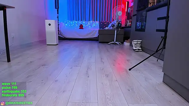 Snapshot of nikkisweetie chatting on 3, 2, 2025 nikkisweetie online show from 3, 2, 2025