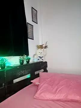 Snapshot of Bayan-Queen chatting on 13, 3, 2025 Bayan-Queen online show from 13, 3, 2025