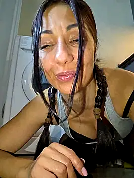 LeticiaWoods online show from 5, 1, 2026