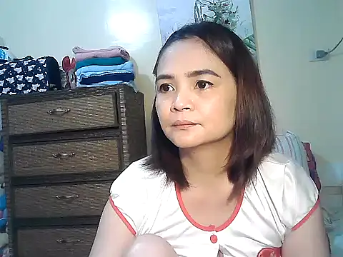 Kisses-13 online show from 19, 4, 2026