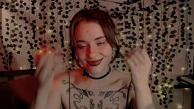 Snapshot of risha_laas chatting on 1, 2, 2025 risha laas online show from 1, 2, 2025