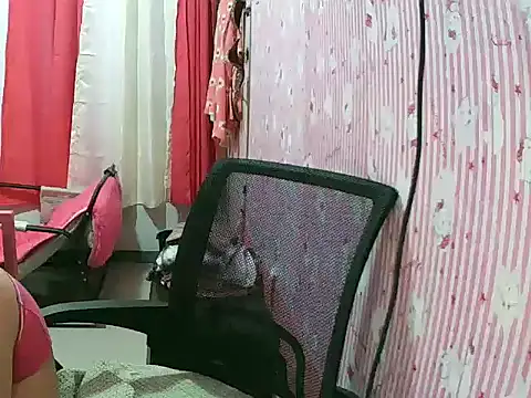 Snapshot of shaira4u chatting on 21, 12, 2025 shaira4u online show from 21, 12, 2025