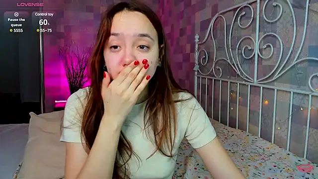 Snapshot of Fera1_Berry chatting on 5, 12, 2024 Fera1 Berry online show from 5, 12, 2024