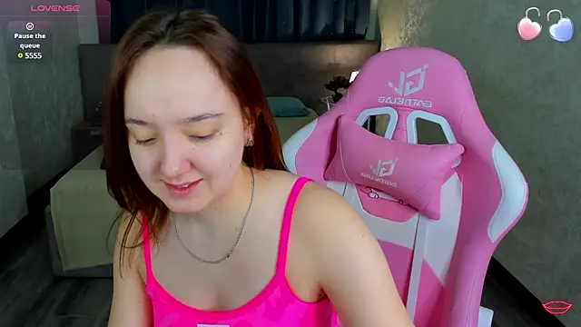 Snapshot of Fera1_Berry chatting on 1, 3, 2025 Fera1 Berry online show from 1, 3, 2025