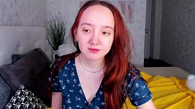 Snapshot of Fera1_Berry chatting on 4, 12, 2025 Fera1 Berry online show from 4, 12, 2025