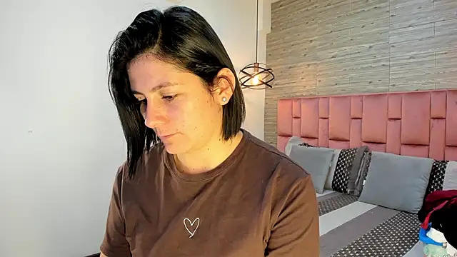 Snapshot of SarahDeyvis chatting on 25, 2, 2025 SarahDeyvis online show from 25, 2, 2025