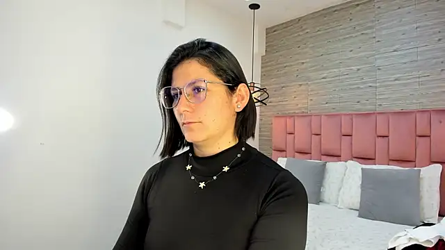 Snapshot of SarahDeyvis chatting on 20, 3, 2025 SarahDeyvis online show from 20, 3, 2025