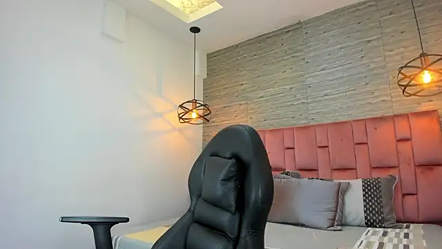 Snapshot of SarahDeyvis chatting on 15, 10, 2025 SarahDeyvis online show from 15, 10, 2025