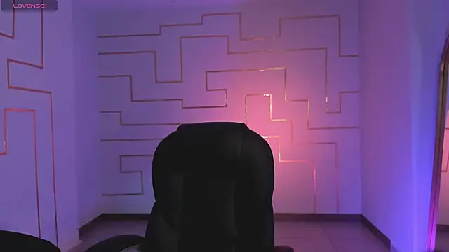 EveBensonX online show from 7, 11, 2025