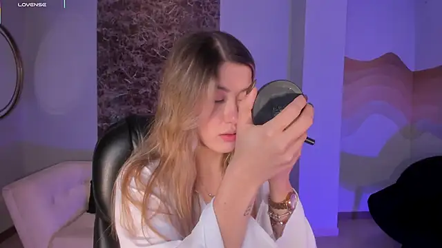 Snapshot of EveBensonX chatting on 14, 2, 2026 EveBensonX online show from 14, 2, 2026