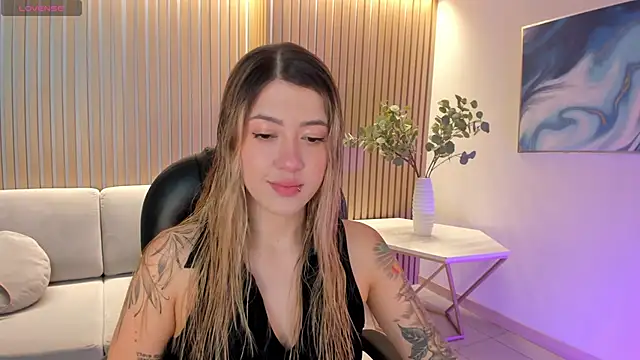 Snapshot of EveBensonX chatting on 1, 3, 2026 EveBensonX online show from 1, 3, 2026