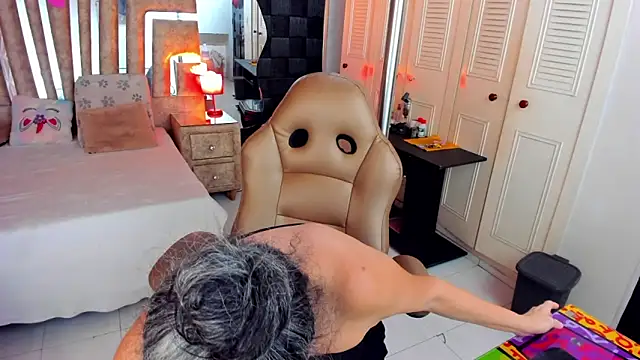 cute sassy online show from 11, 4, 2026