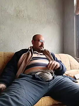 Snapshot of masculine_bear_daddy chatting on 5, 12, 2025 masculine bear daddy online show from 5, 12, 2025