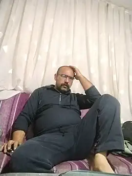 Snapshot of masculine_bear_daddy chatting on 18, 12, 2025 masculine bear daddy online show from 18, 12, 2025