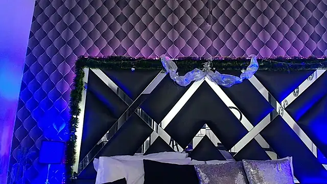 victoriaa lee  online show from 18, 12, 2025