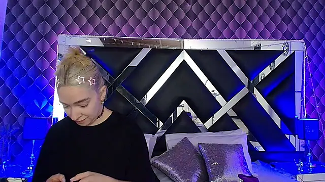 victoriaa lee  online show from 16, 2, 2026