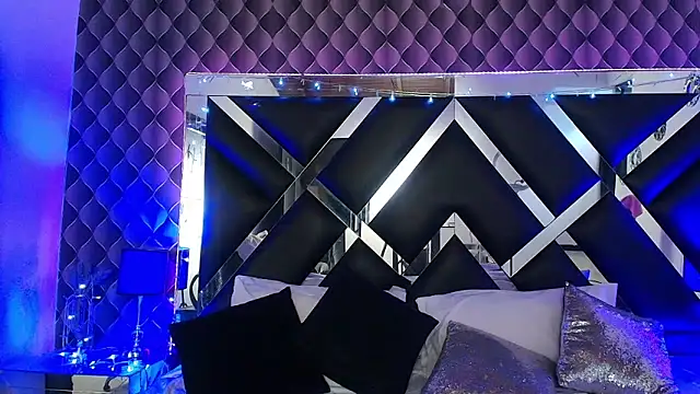 victoriaa lee  online show from 10, 4, 2026