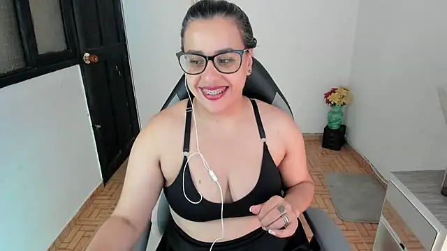 smile sweetpao online show from 10, 3, 2025