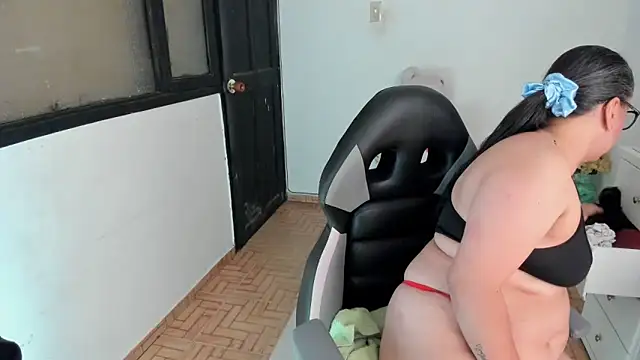 smile sweetpao online show from 3, 10, 2025