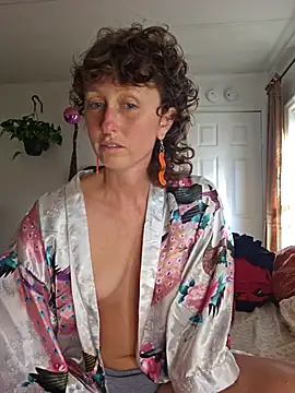 Snapshot of mossy_kiss chatting on 1, 11, 2025 mossy kiss online show from 1, 11, 2025