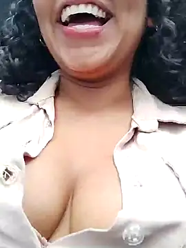 Snapshot of iriss_25 chatting on 10, 2, 2025 iriss 25 online show from 10, 2, 2025