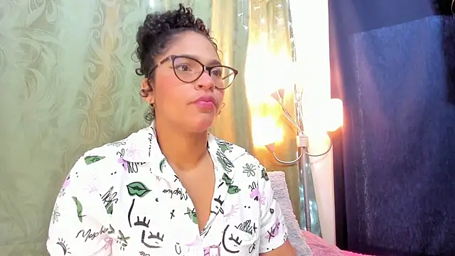 Snapshot of iriss_25 chatting on 19, 2, 2025 iriss 25 online show from 19, 2, 2025