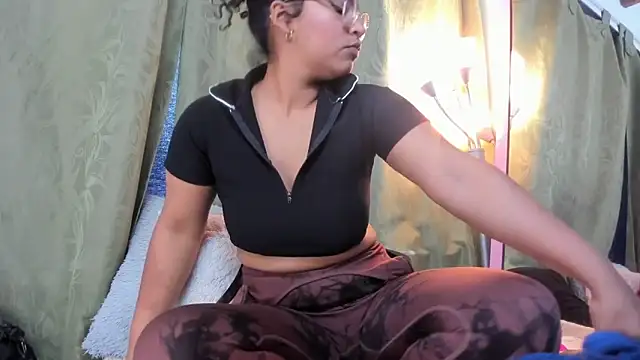 Snapshot of iriss_25 chatting on 6, 3, 2025 iriss 25 online show from 6, 3, 2025