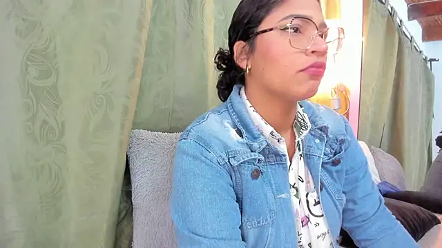 Snapshot of iriss_25 chatting on 7, 3, 2025 iriss 25 online show from 7, 3, 2025