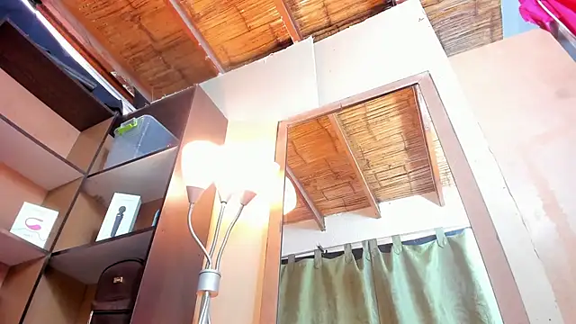 Snapshot of iriss_25 chatting on 12, 3, 2025 iriss 25 online show from 12, 3, 2025