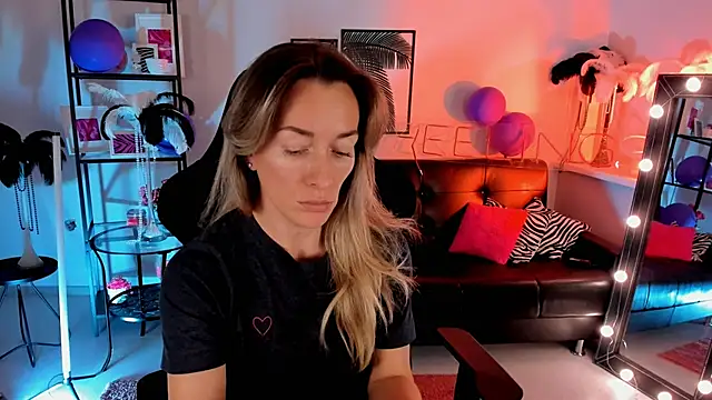 RebeccaMartinez online show from 23, 12, 2024